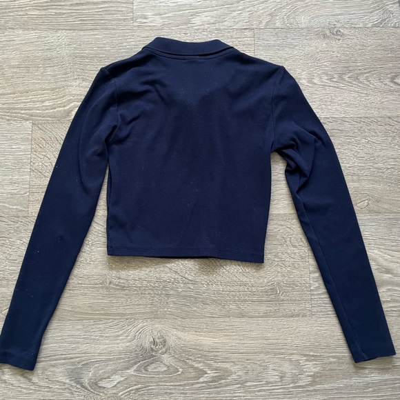 Aritzia navy cropped long sleeve - Picture 2 of 3